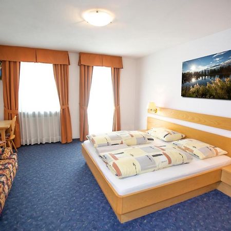 Gasthof St. Ulrich Meltina Esterno foto