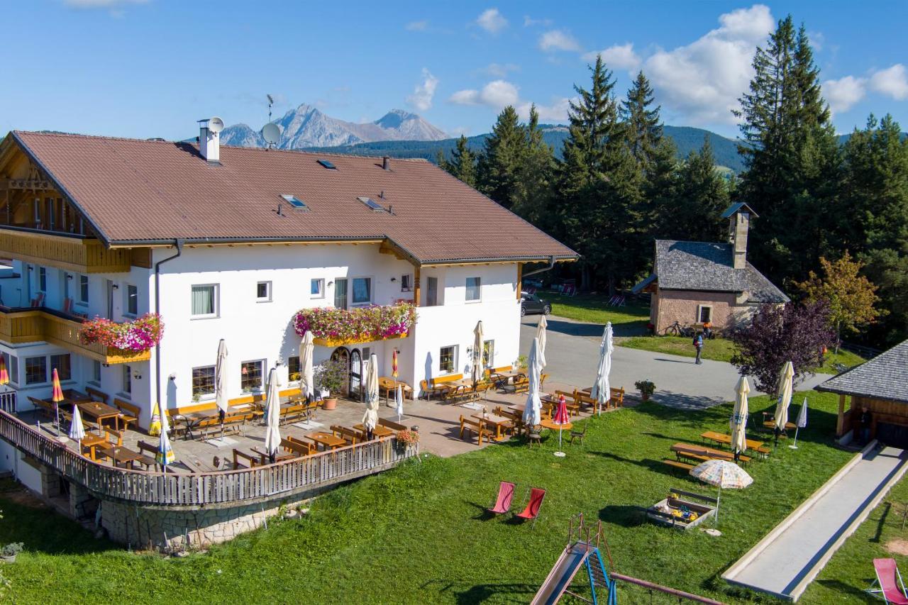 Gasthof St. Ulrich Meltina Esterno foto